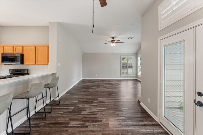Building Photo - 5935 Sawyer Bend Ln