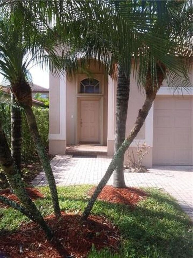 Building Photo - 19250 NW 12th Manor
