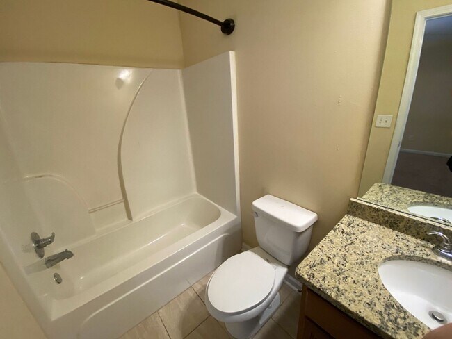 Building Photo - COTTAGE STYLE 4 BED/4 BATH - AVAILABLE AUG...