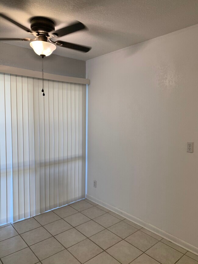 dining area at kitchen - 3877 Herschel St