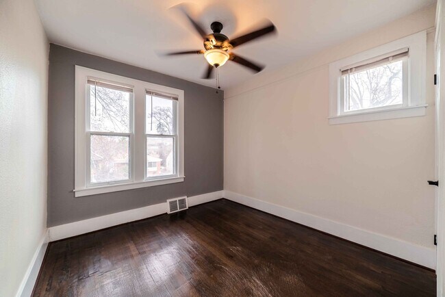 Building Photo - 3 Bedroom - 1 Bath - $1,350