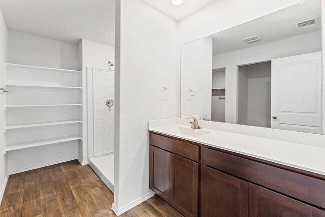 Building Photo - 115 Snapdragon Ln