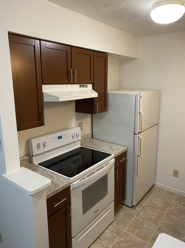 Building Photo - Center Street Apartments