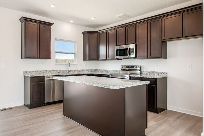 Building Photo - 122 Red Willow Dr