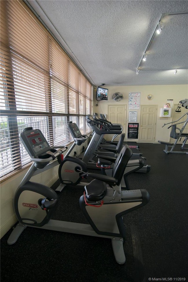 Building Photo - OCEANVIEW PARK CONDO