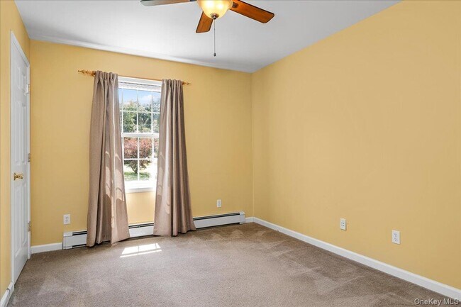 Building Photo - 70 Orchard Crest Dr