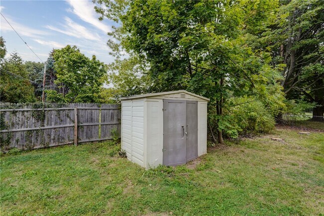 Building Photo - 4539 Dewey Ave