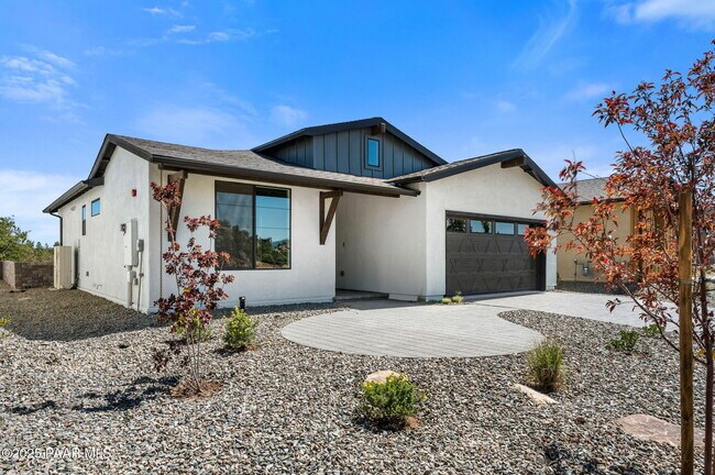 Building Photo - 1324 Rockwood Dr