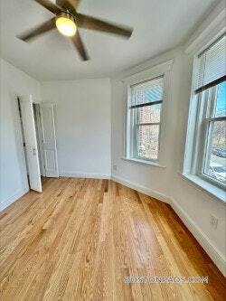 Building Photo - 143 Park Dr