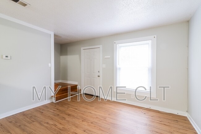 Building Photo - 1314 Boone St