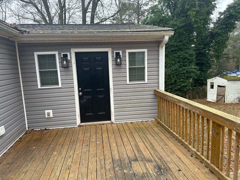 Building Photo - 1107 Graymont Dr SW