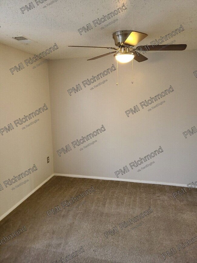 Building Photo - 9724 Springfield Woods Cir