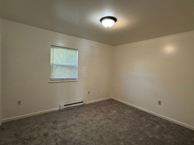 Building Photo - 440 Wakeman Ct NE