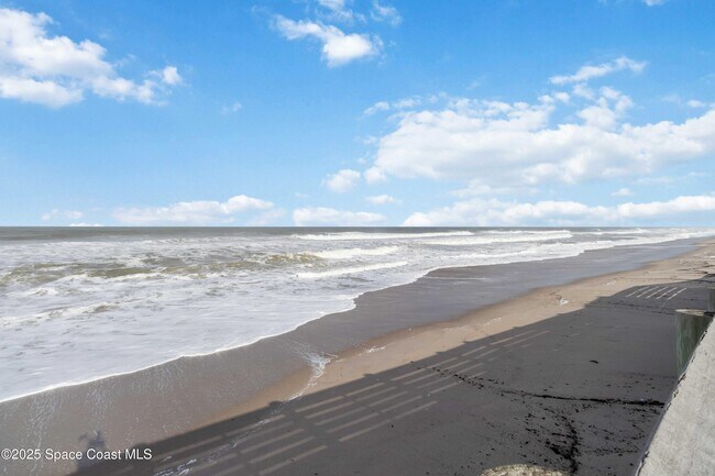 Building Photo - 215 Ballyshannon St