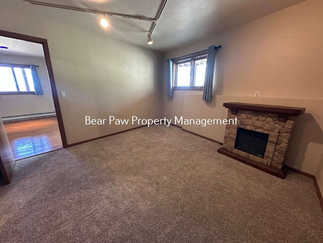Building Photo - "Charming 3-Bedroom Mountain Retreat in Conifer"