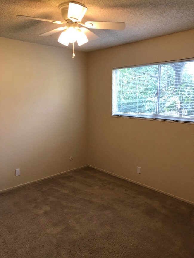 Building Photo - Lovely 3 bedroom/2 bathroom home in East Davis -$500 OFF FIRST MONTH'S RENT!!!