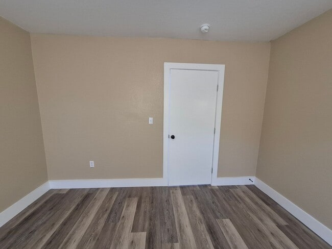 Building Photo - 7215 Glen Heights