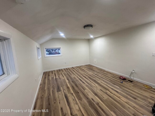 Building Photo - 638 Pear St