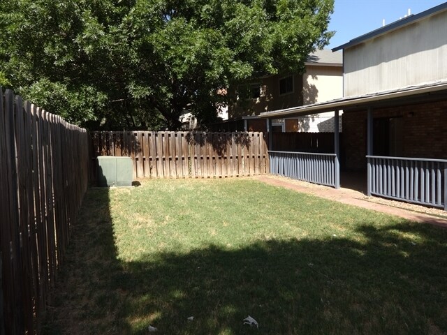 Building Photo - 4611 Camas