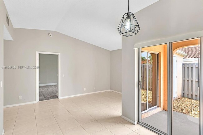 Building Photo - 1439 Springside Dr