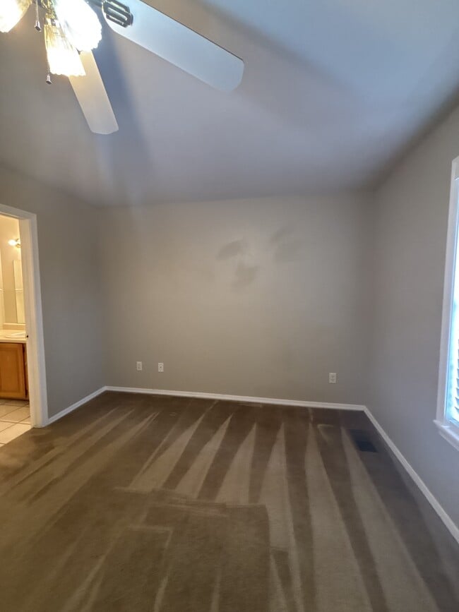 Building Photo - 1115 Farley Cir