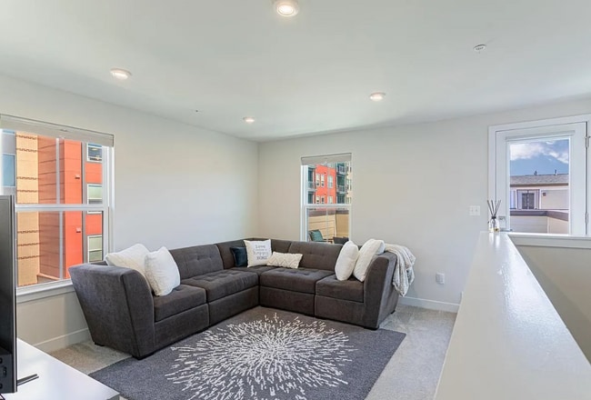 Building Photo - 6215 Herald St