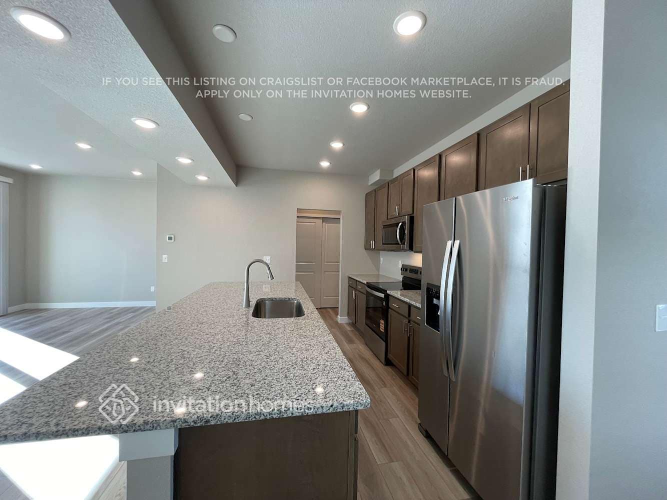 Building Photo - 13573 Arriba Dr