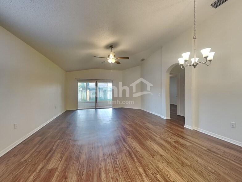 Building Photo - 4334 Country Hills Blvd