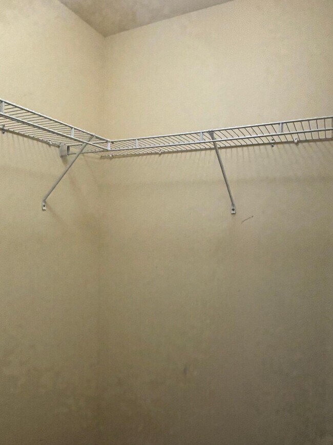 Building Photo - 1825 Polaris Dr