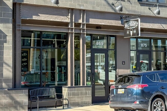 Building Photo - 183 E 1st Ave