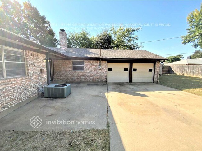 Building Photo - 1920 San Jacinto Dr