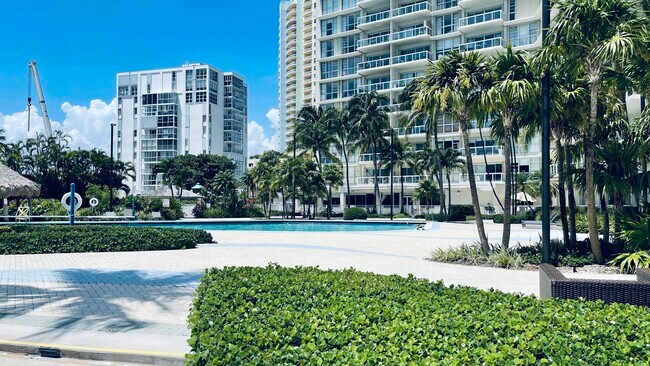 Building Photo - 2451 Brickell Ave