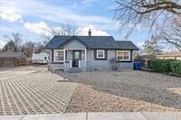 Building Photo - Beautiful 3 Bedroom 3 Bathroom Home on the...