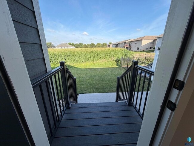 Building Photo - 2607 E Sunburst Dr