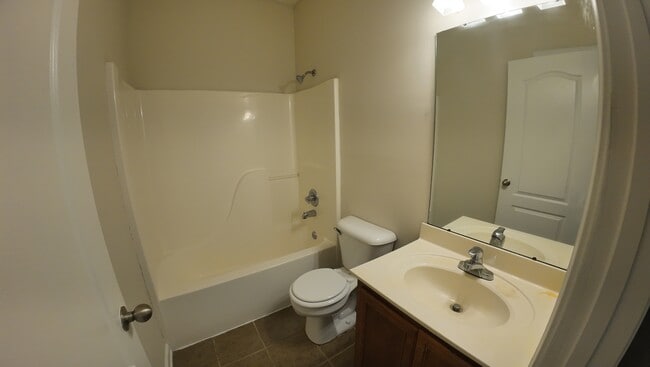 Building Photo - 135 Clear Springs Dr