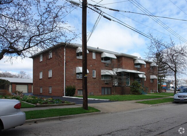 Primary Photo - 138 Gleason Ave