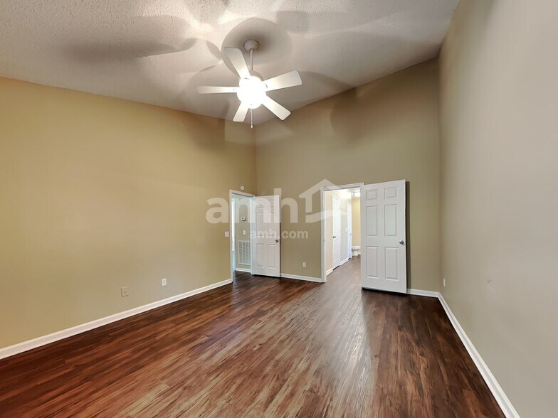 Building Photo - 4408 Eagle Rock Rd