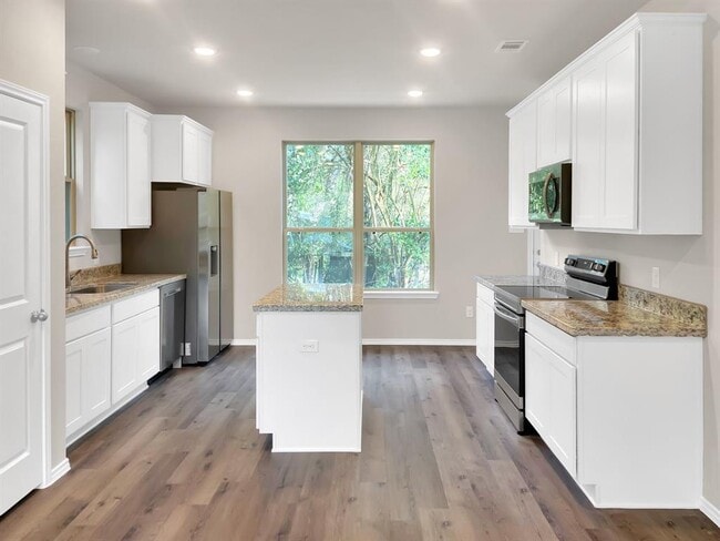 Building Photo - 405 Mohawk Dr