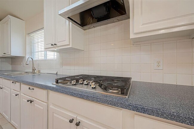 Building Photo - 9407 Dora Meadows Dr