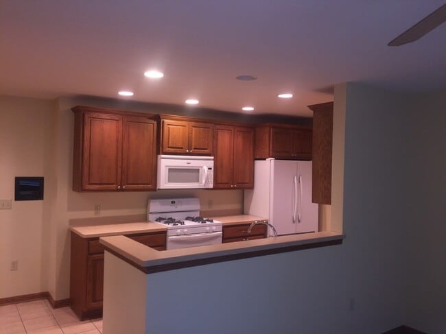 Building Photo - 1630 W National Ave