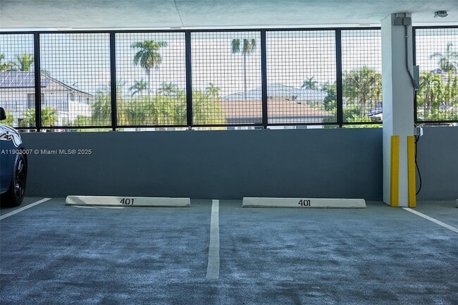 Building Photo - 160 Isle of Venice Dr