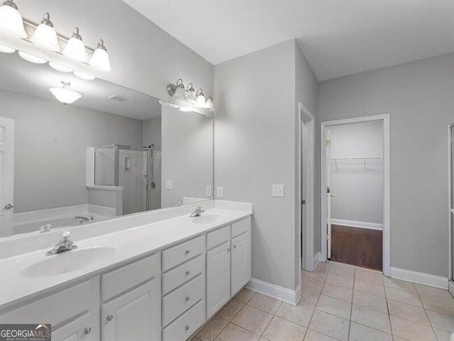 Building Photo - 820 Freedom Ln