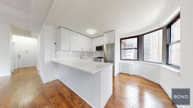 Building Photo - 157e E 57th St