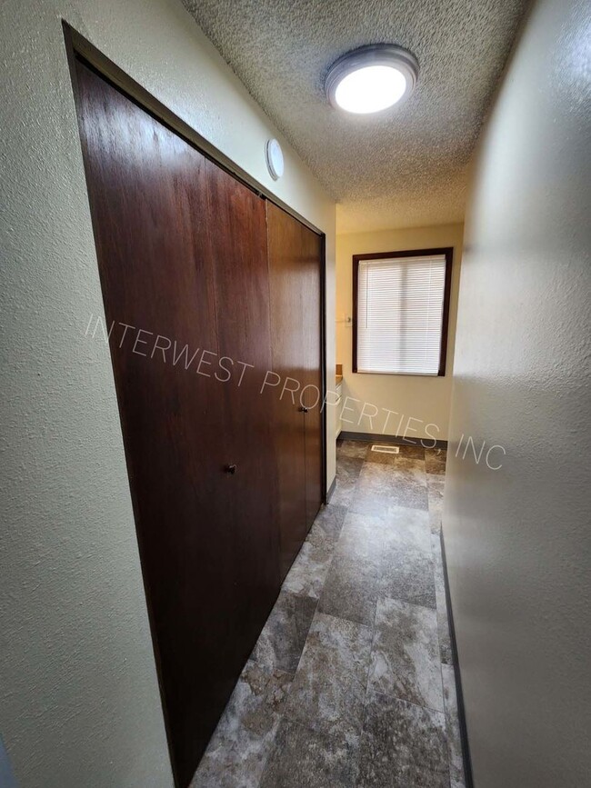 Building Photo - ***1ST MONTH'S RENT FREE PROMO***3 Bd that...