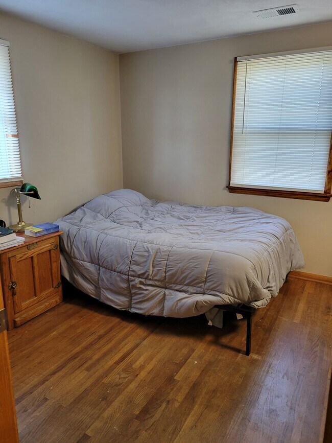 Building Photo - Single Family Home