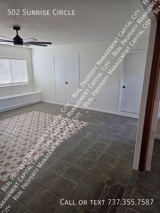 Building Photo - 502 Sunrise Cir