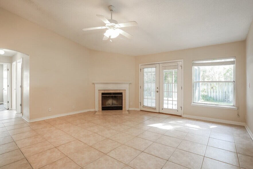 Building Photo - 12306 Bucks Harbor Dr S