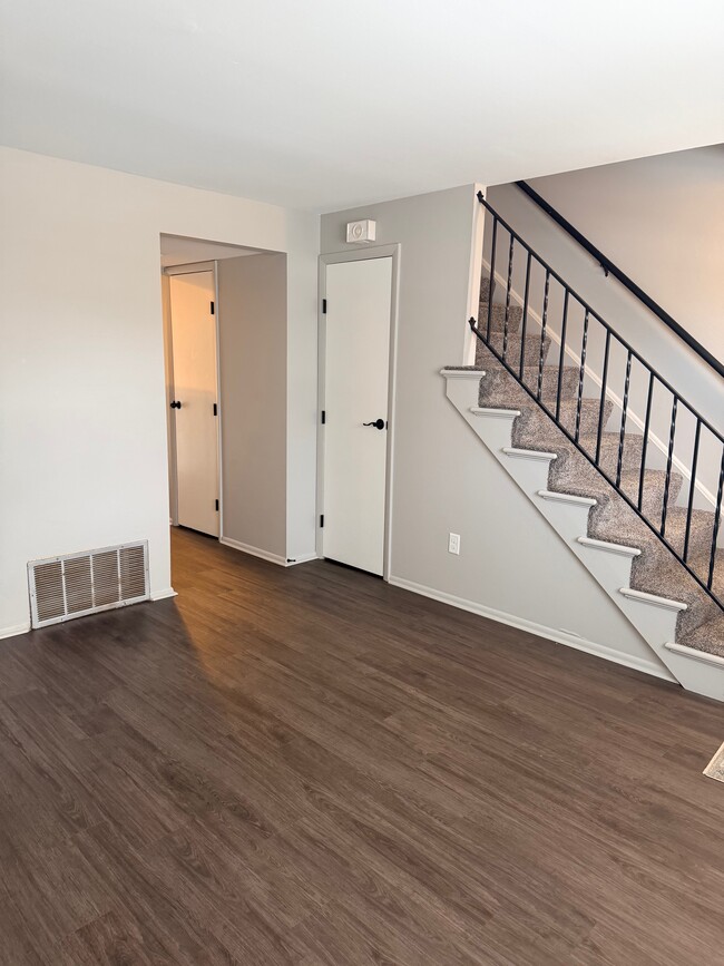 Building Photo - 2538 Red Coach Dr