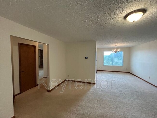 Building Photo - 857 Spinnaker Rd