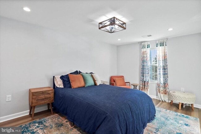 Building Photo - 408 Blue Ridge Ave NE